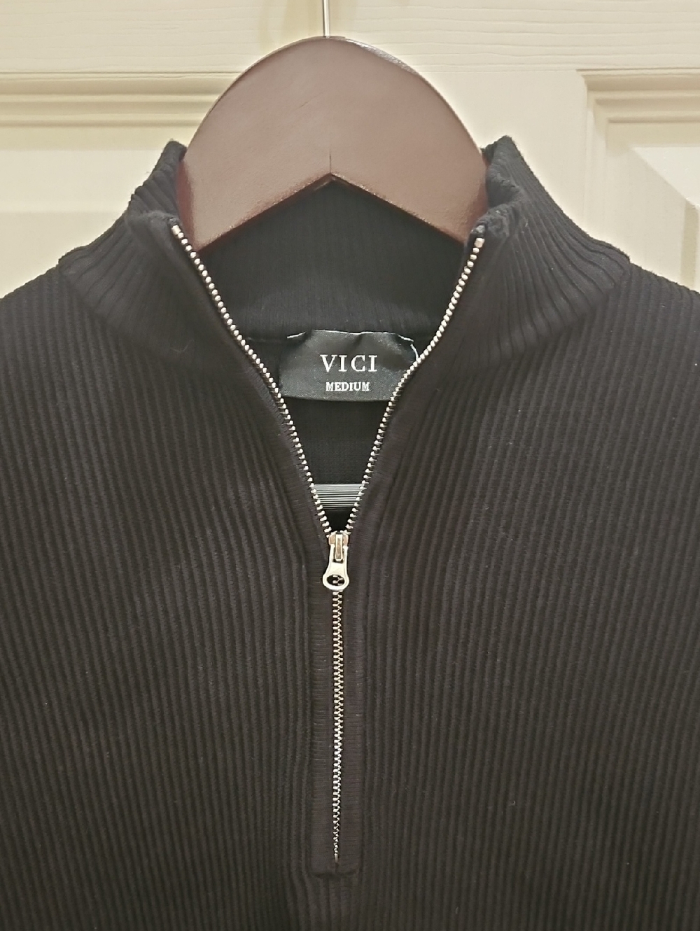 Vici Black Ribbed 1/4 Zip Cropped Sweater Sz Med - Picture 2 of 7